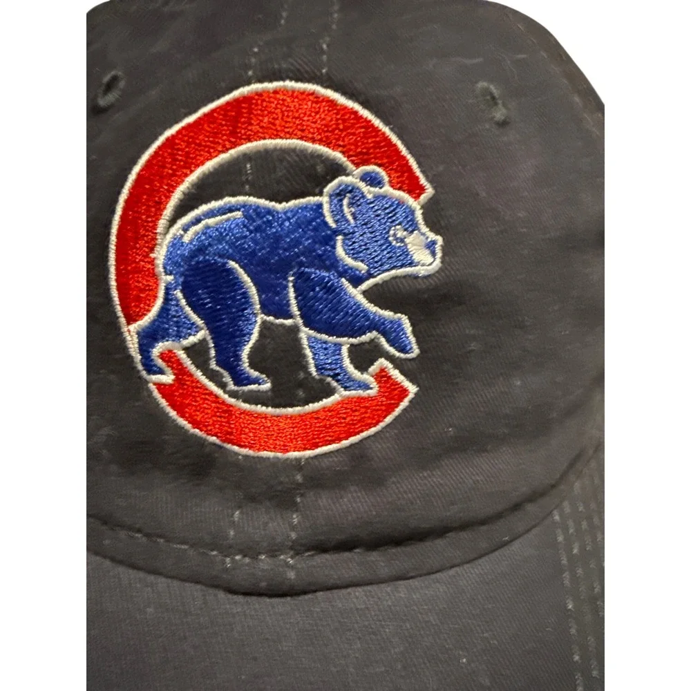 Chicago Cubs Sportsman Navy Blue Walking Bear Logo CRL Strapback capMens